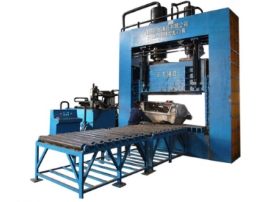 Q15 Gantry Shear Commonly Used in Steel Mills Industrial with Strong Powerful Cutting Scrap Metal.jpg