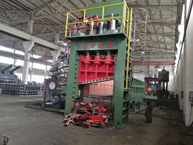 High-Capacity Scrap Gantry Shear