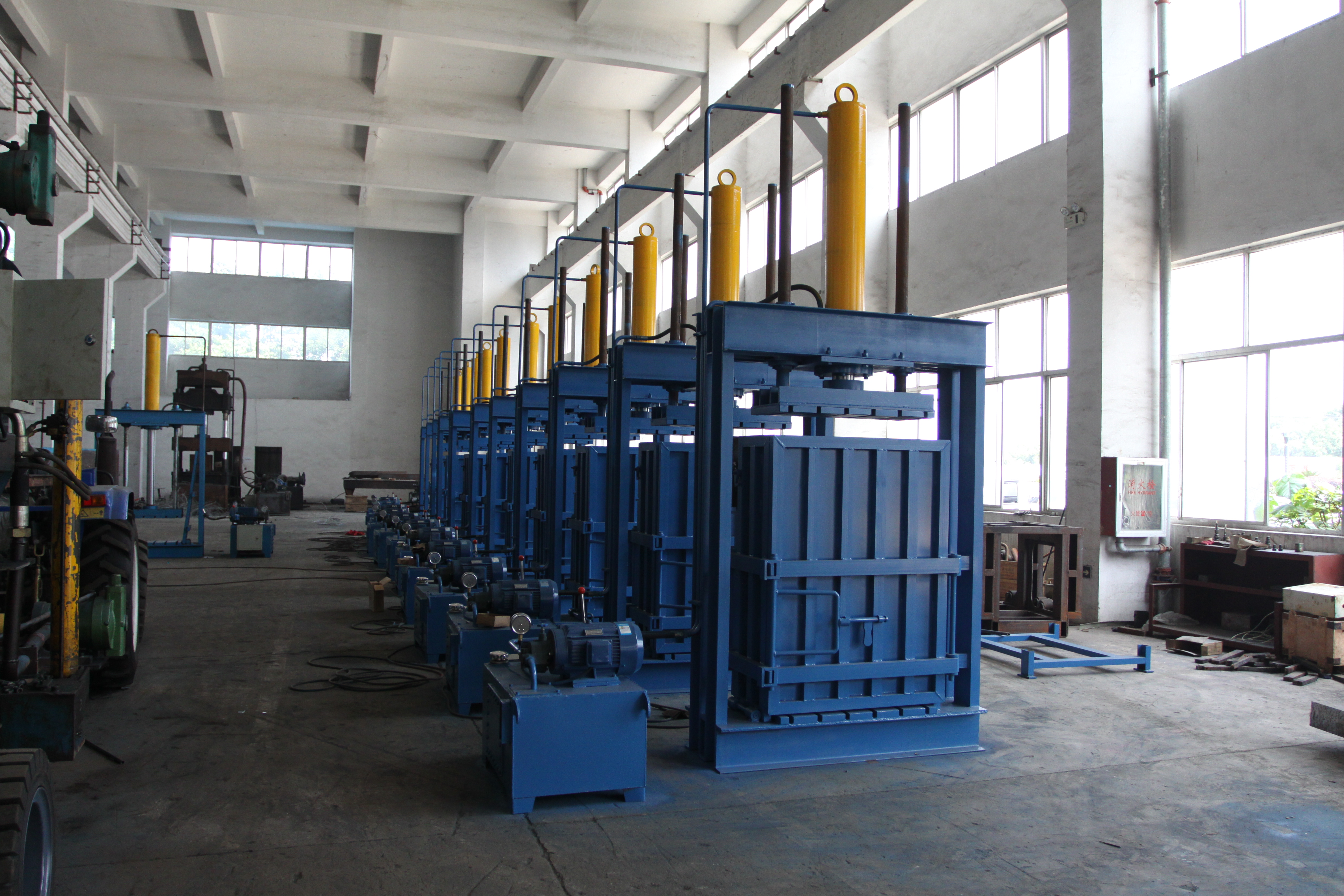Y82 Series Vertical Baler for Plastic Bottles Cardboard Recycling Reduce Waste Collection With Different Capacity
